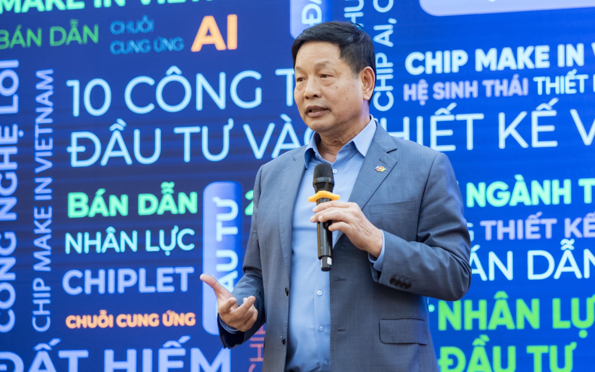 Ông Trương Gia Bình: Hành động ngay để không bị tụt lại trong kỷ nguyên bán dẫn - Ảnh 1.