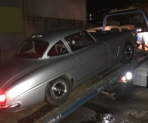 Siêu phẩm Mercedes-Benz 300 SL triệu đô gây sốt khi xuất hiện tại Việt Nam - Ảnh 3.