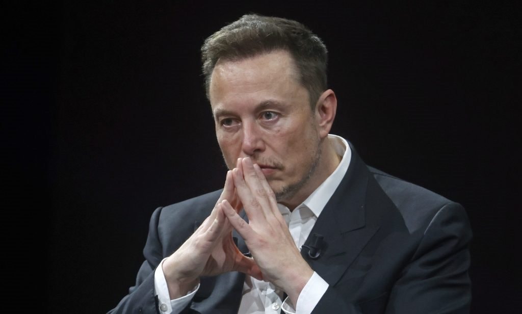 Elon Musk: Tương lai không còn chỗ cho ô tô cá nhân - Ảnh 1.