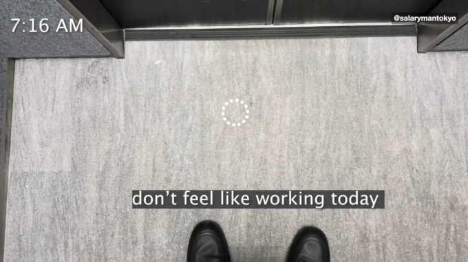 Nhân vật chính trong video rời nhà lúc 7h16 với tâm trạng không muốn đi làm chút nào. Ảnh: Salaryman Tokyo