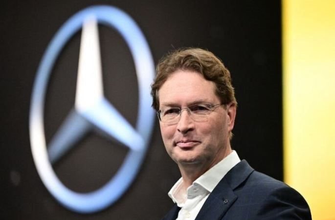 Giám đốc điều hành Mercedes-Benz: Ngành công nghiệp ô tô châu Âu có thể gặp khủng hoảng nếu cấm xe chạy xăng - Ảnh 1.