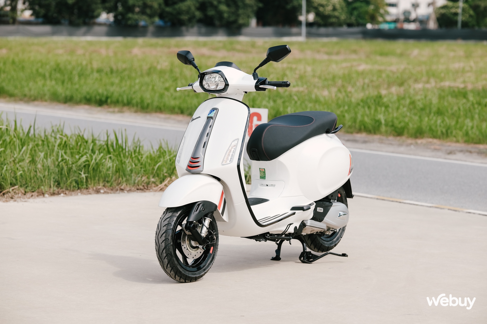 Ghé thăm nhà máy Piaggio top đầu thế giới, trải nghiệm xe: Vespa Primavera êm ái cho phái nữ, Sprint bốc mạnh cho người mê thể thao- Ảnh 9.