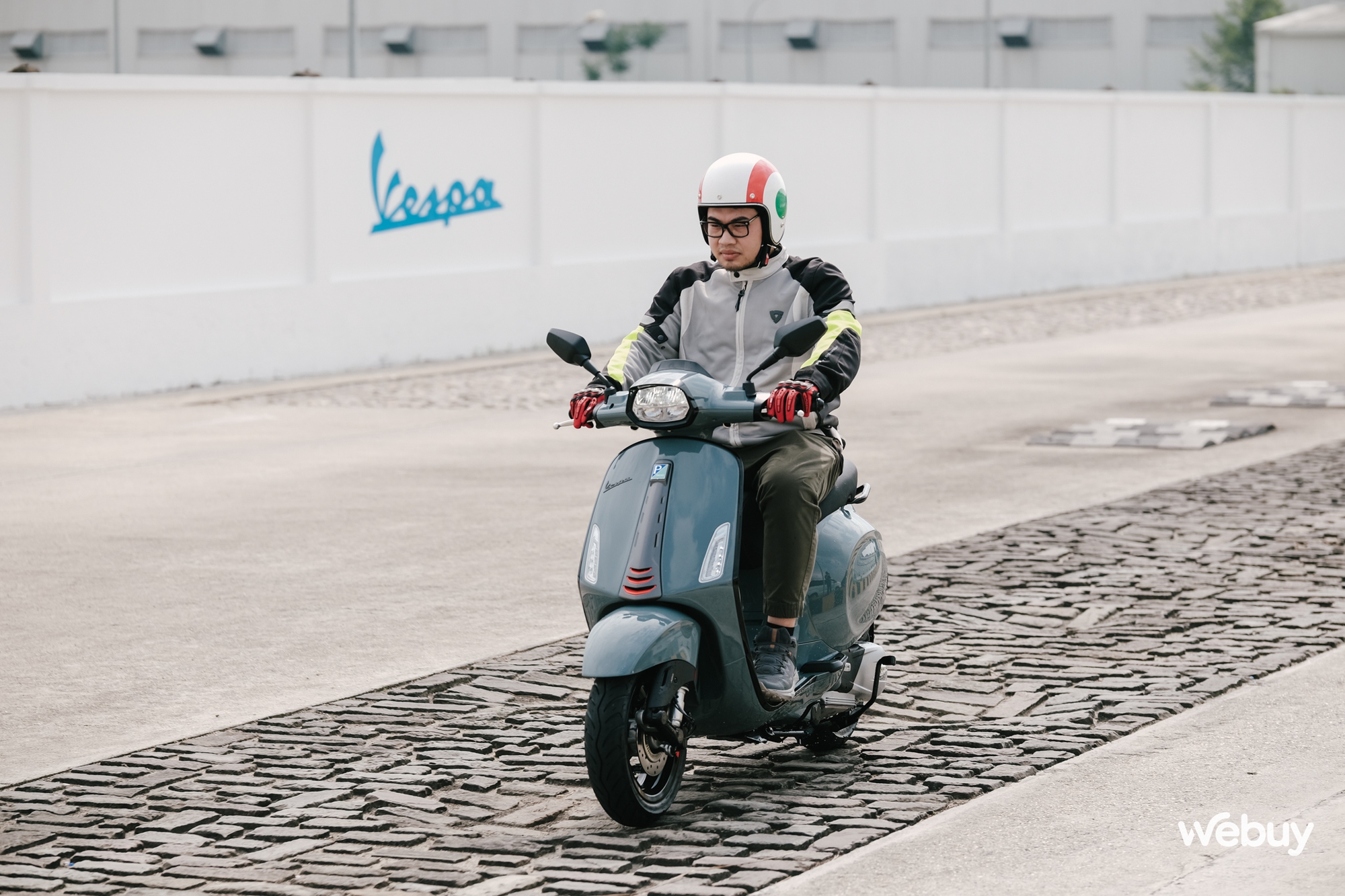 Ghé thăm nhà máy Piaggio top đầu thế giới, trải nghiệm xe: Vespa Primavera êm ái cho phái nữ, Sprint bốc mạnh cho người mê thể thao- Ảnh 19.