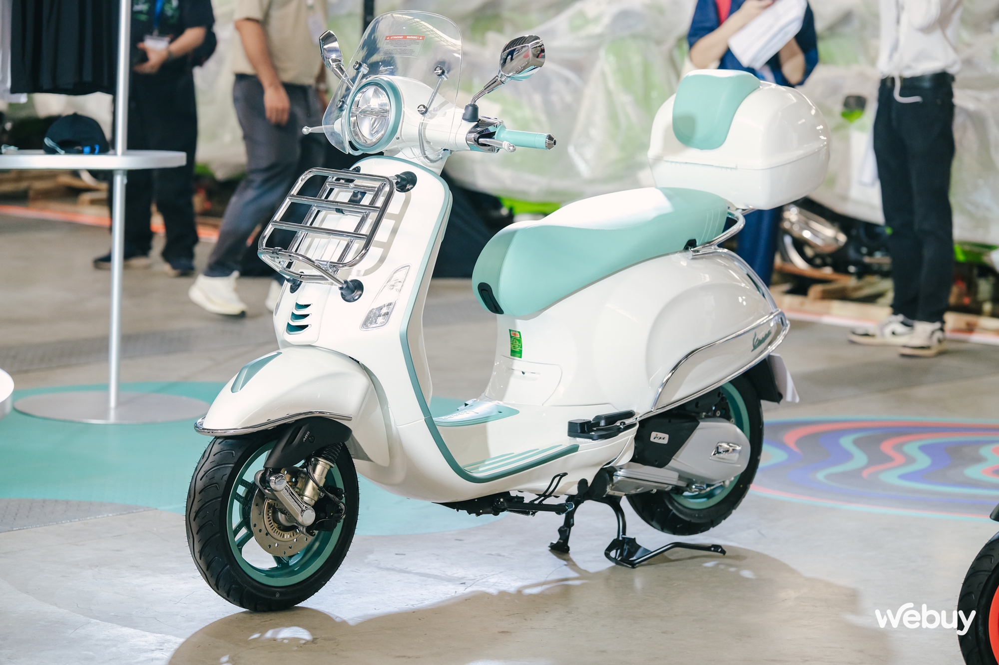 Ghé thăm nhà máy Piaggio top đầu thế giới, trải nghiệm xe: Vespa Primavera êm ái cho phái nữ, Sprint bốc mạnh cho người mê thể thao- Ảnh 4.