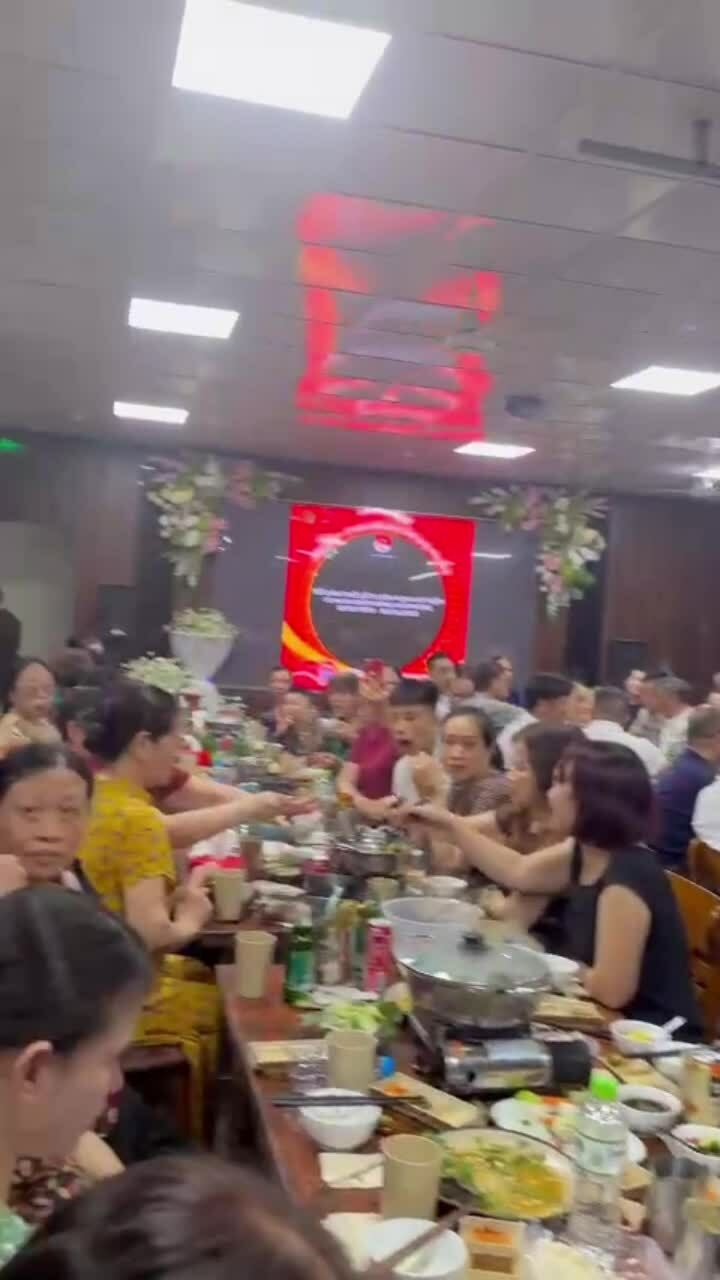 Hàng nghìn 'bữa cơm đoàn kết' ở Hải Phòng mừng 70 năm giải phóng