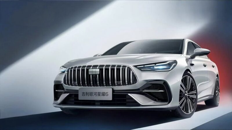 Hãng xe đầu tư 4.100 tỷ tại Hưng Yên ra mắt mẫu sedan tiết kiệm xăng, thiết kế sang trọng, giá chỉ từ 332 triệu đồng - Ảnh 2.