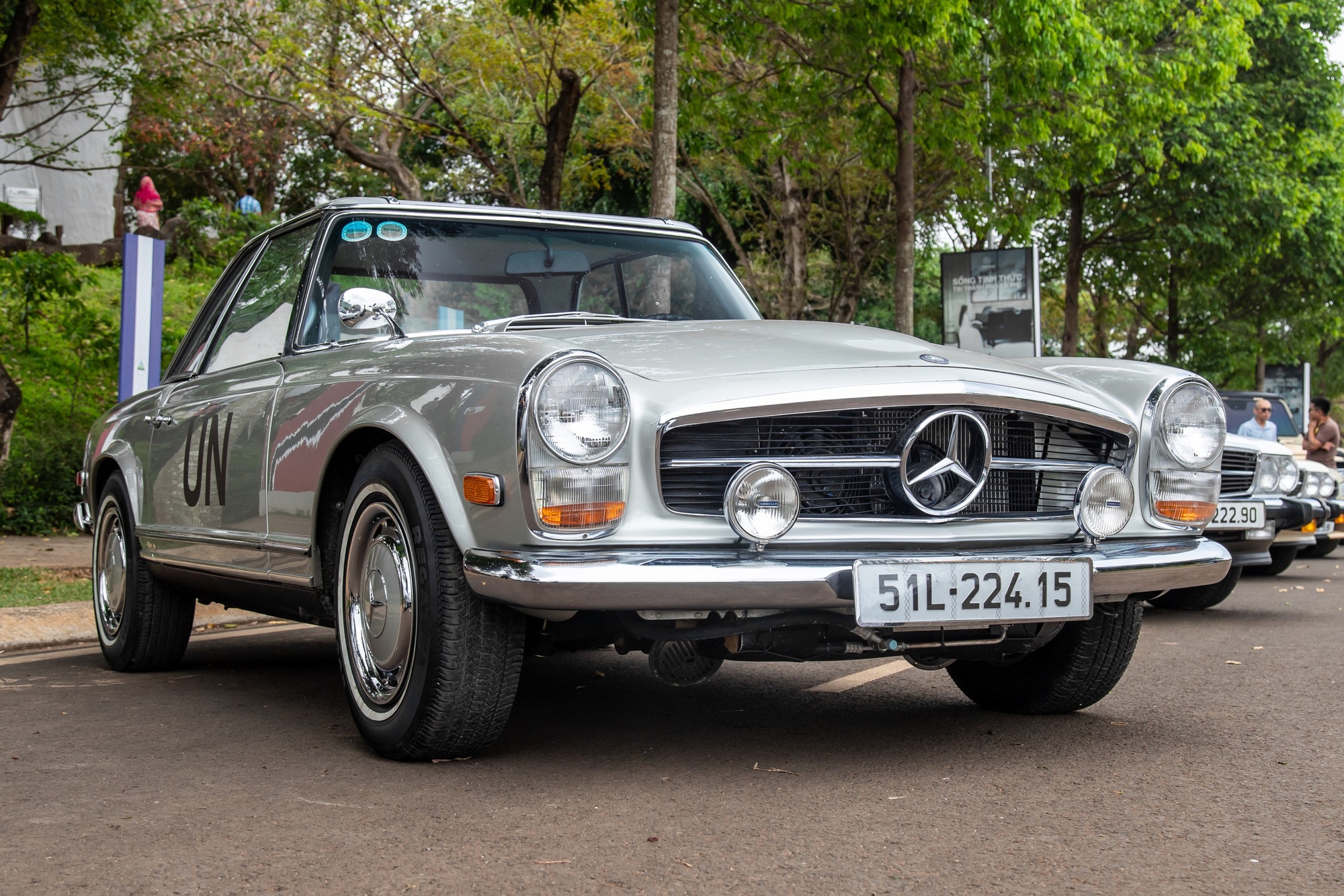 Siêu phẩm Mercedes-Benz 300 SL triệu đô gây sốt khi xuất hiện tại Việt Nam - Ảnh 7.
