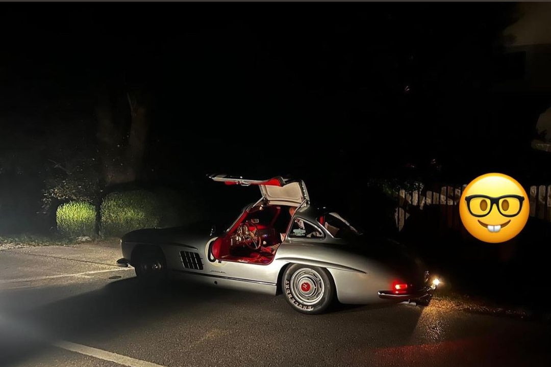 Siêu phẩm Mercedes-Benz 300 SL triệu đô gây sốt khi xuất hiện tại Việt Nam - Ảnh 4.