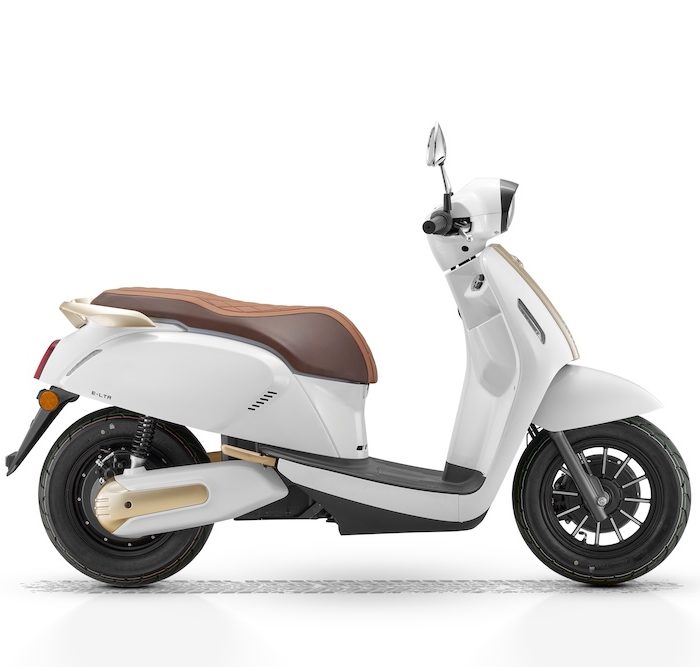 Xe máy điện phong cách cổ điển: Quãng đường 105 km/lần sạc, có thể lắp thêm pin, giá 43 triệu đồng- Ảnh 4.