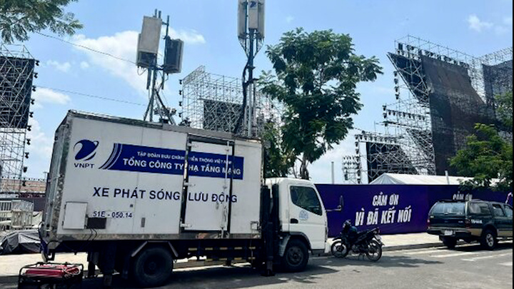 57 trạm phát sóng dã chiến sẵn sàng phục vụ lưu lượng 'khủng' đại lễ 30/4- Ảnh 1.