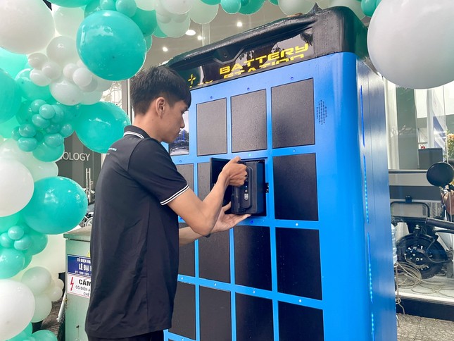 Cuộc Cạnh Tranh Sạc Điện Nhanh: Ông Phạm Nhật Vượng Tham Gia Với Những Động Thái Mới - Ảnh 3.